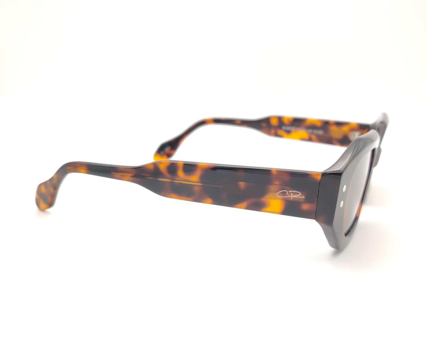 gafas de sol de acetato color carey con lentes marrones polarizadas y forma geométrica