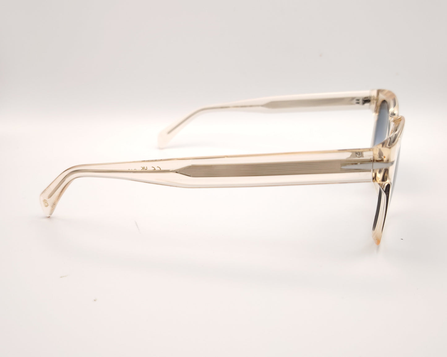 gafas de sol transparentes color champagne con lentes degradadas azules