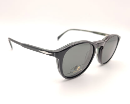 gafas graduadas de montura redondeada oscura con clip solar polarizado desmontable