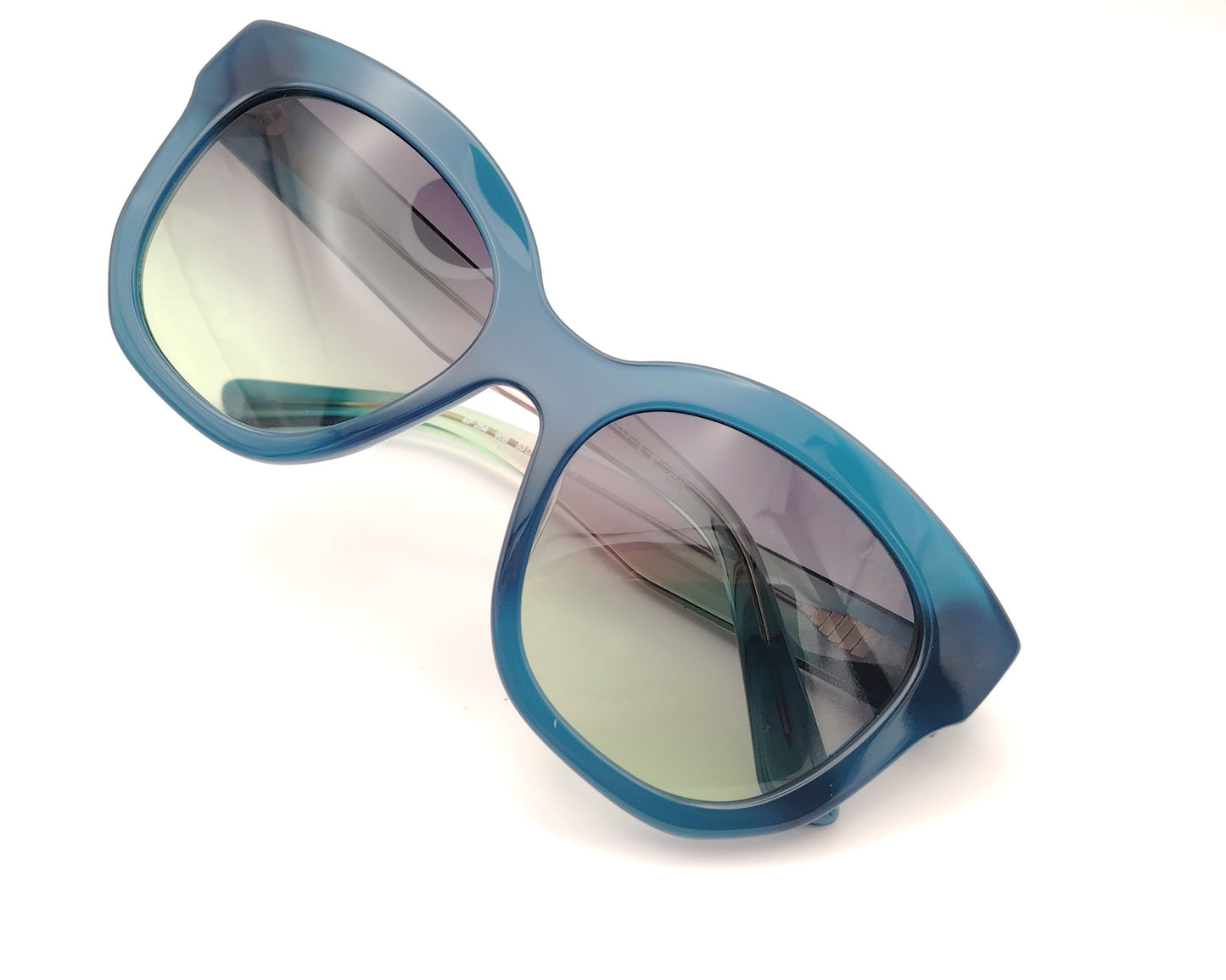 gafas de sol emilio pucci ep 254 90b azules oversize con lentes degradadas y varillas multicolor