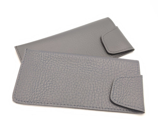 estuche portagafas segovia en negro y azul oscuro texturizado con cierre de velcro