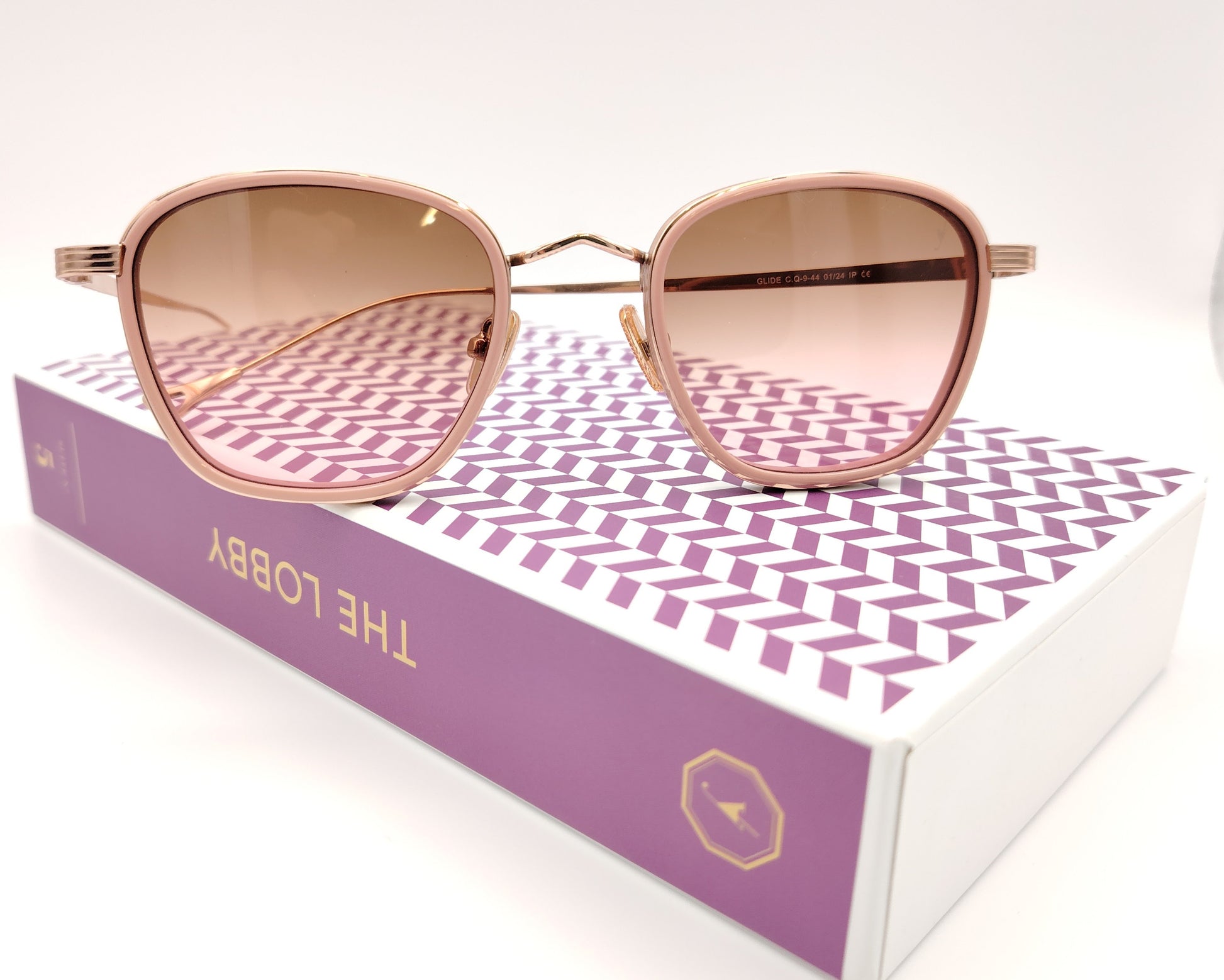 eyepetizer glide c q-9-44 gafas de sol en tono oro rosa con lentes degradadas en rosa
