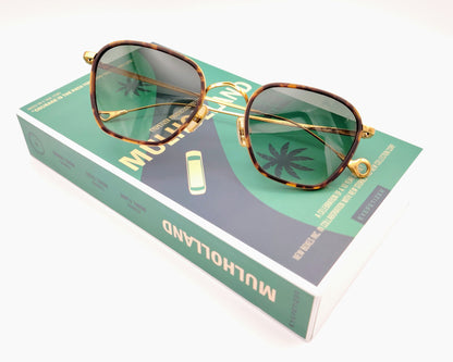 eyepetizer honore c i-4-25 gafas de sol con montura en carey y dorado diseño cuadrado suave con lentes degradadas en verde