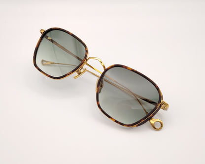 eyepetizer honore c i-4-25 gafas de sol con montura en carey y dorado diseño cuadrado suave con lentes degradadas en verde