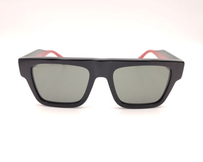 gafas de sol gucci gg1868s 001 cuadradas en acetato negro y varilla verde y roja con detalle dorado