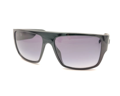 gafas de sol guess negras con diseño envolvente, lente degradada y logo en relieve