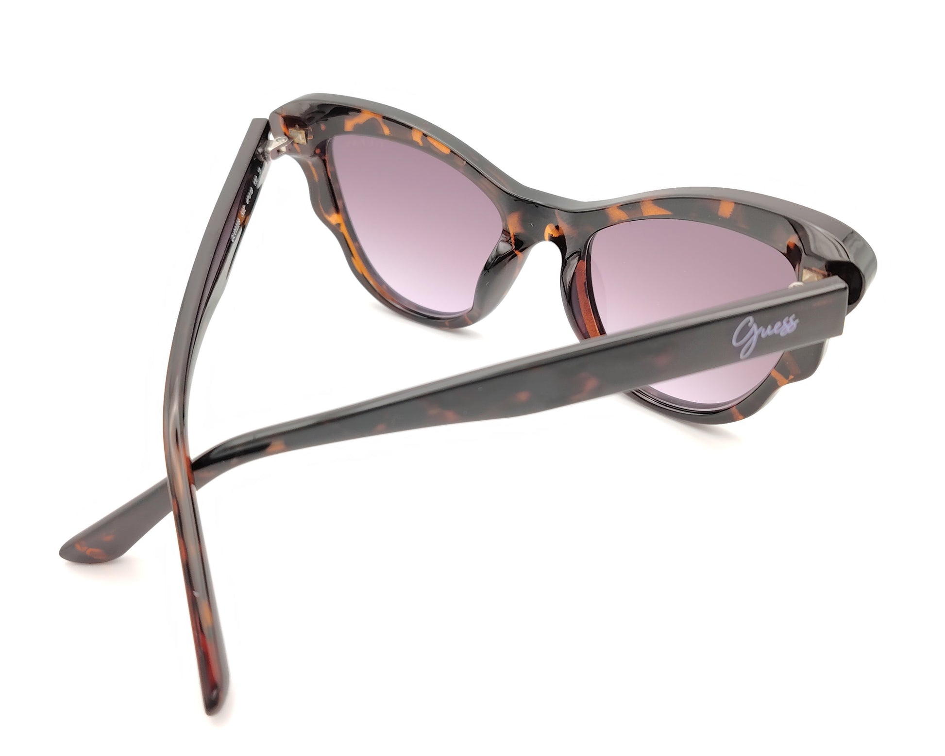 gafas de sol guess para niña o cara pequeña en carey oscuro con lentes lila degradadas
