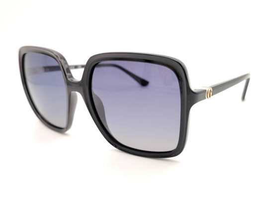 gafas de sol guess negras cuadradas con lentes gris azuladas degradadas y detalle dorado