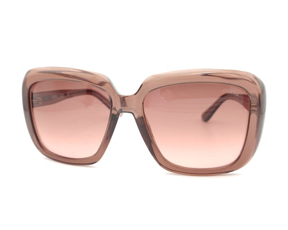 gafas guess oversize cuadradas en rosa ahumado con lentes del mismo tono