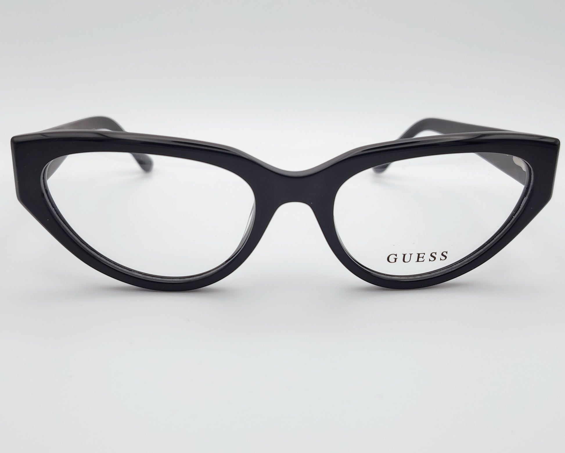 guess gu50113 001 gafas de acetato en formato cat eyes en color negro con logo dorado en las varillas