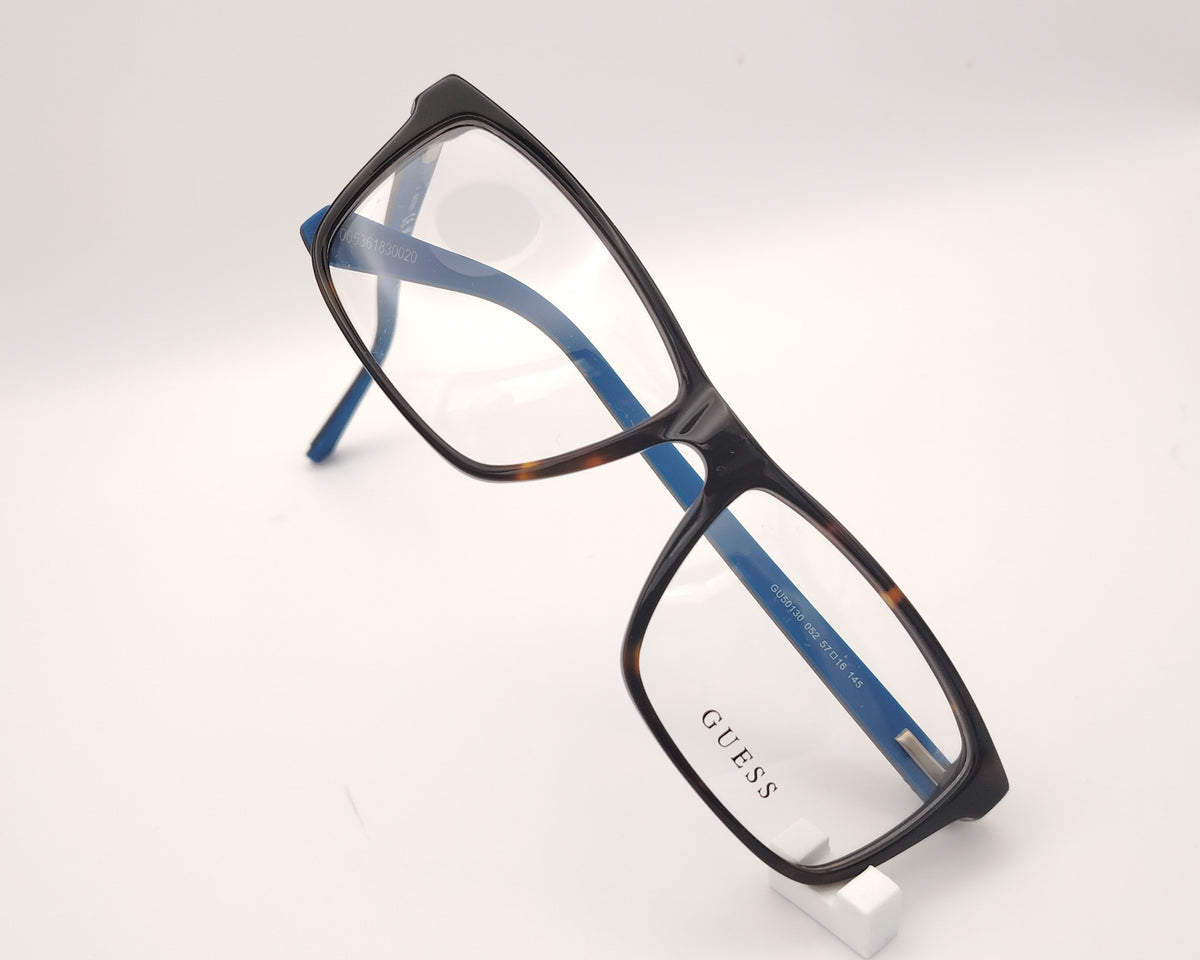 gafas graduadas guess gu50130 052 rectangulares carey con detalles azules