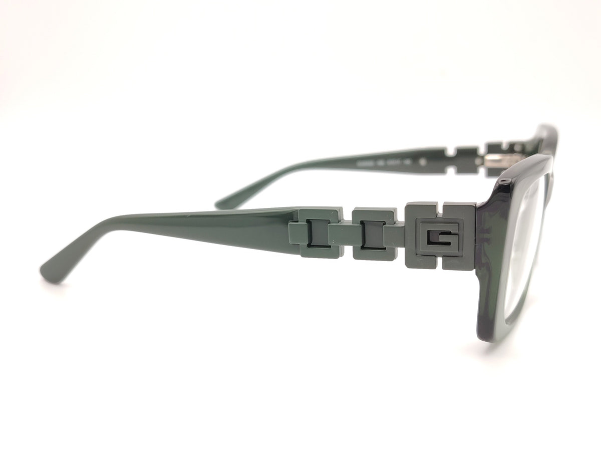 gafas guess verdes con montura rectangular y patillas decoradas con cadena geométrica y logo