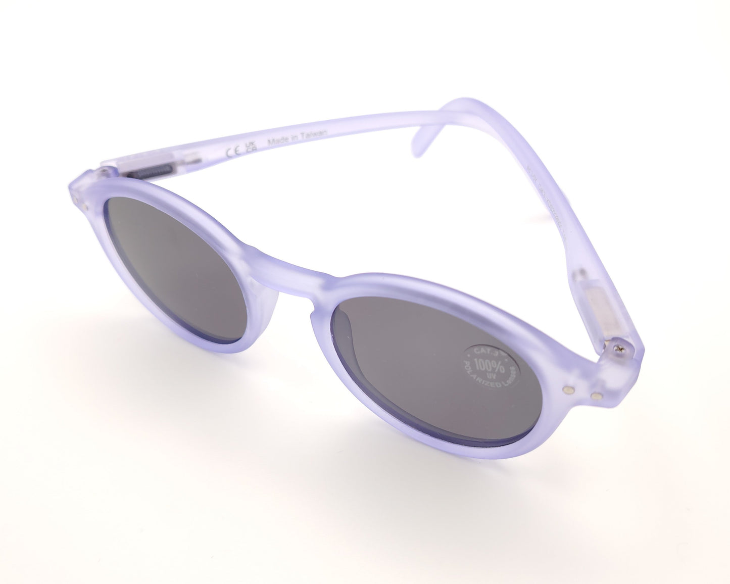 gafas de sol polarizadas para niños en color lila traslúcido con lentes oscuras