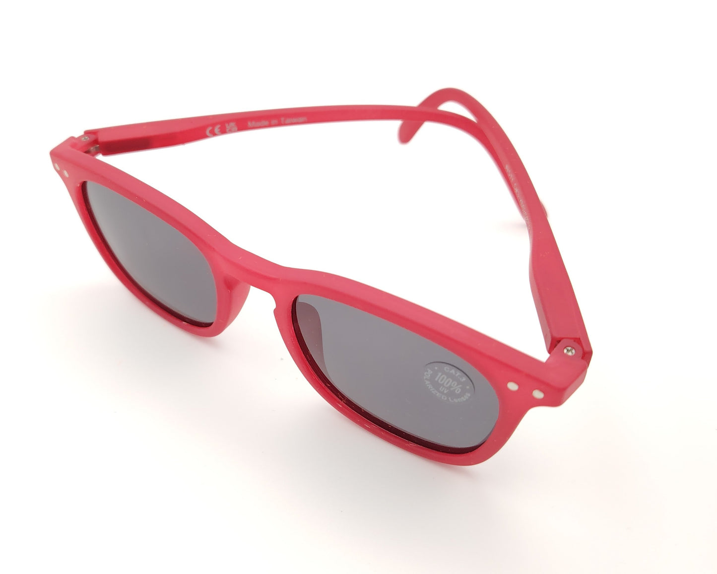 gafas de sol infantiles izipizi polarizadas en color rojo con lentes oscuras