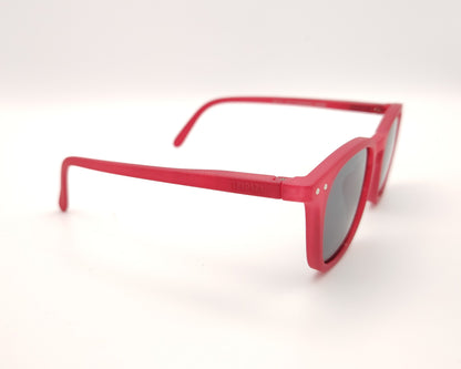 gafas de sol infantiles izipizi polarizadas en color rojo con lentes oscuras