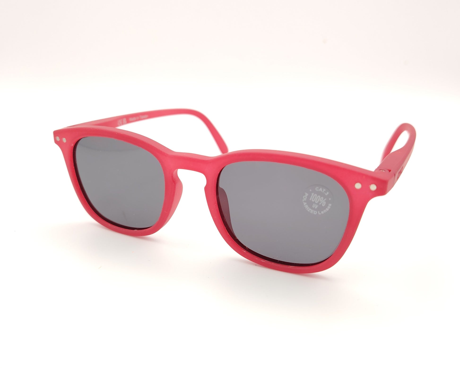 gafas de sol infantiles izipizi polarizadas en color rojo con lentes oscuras