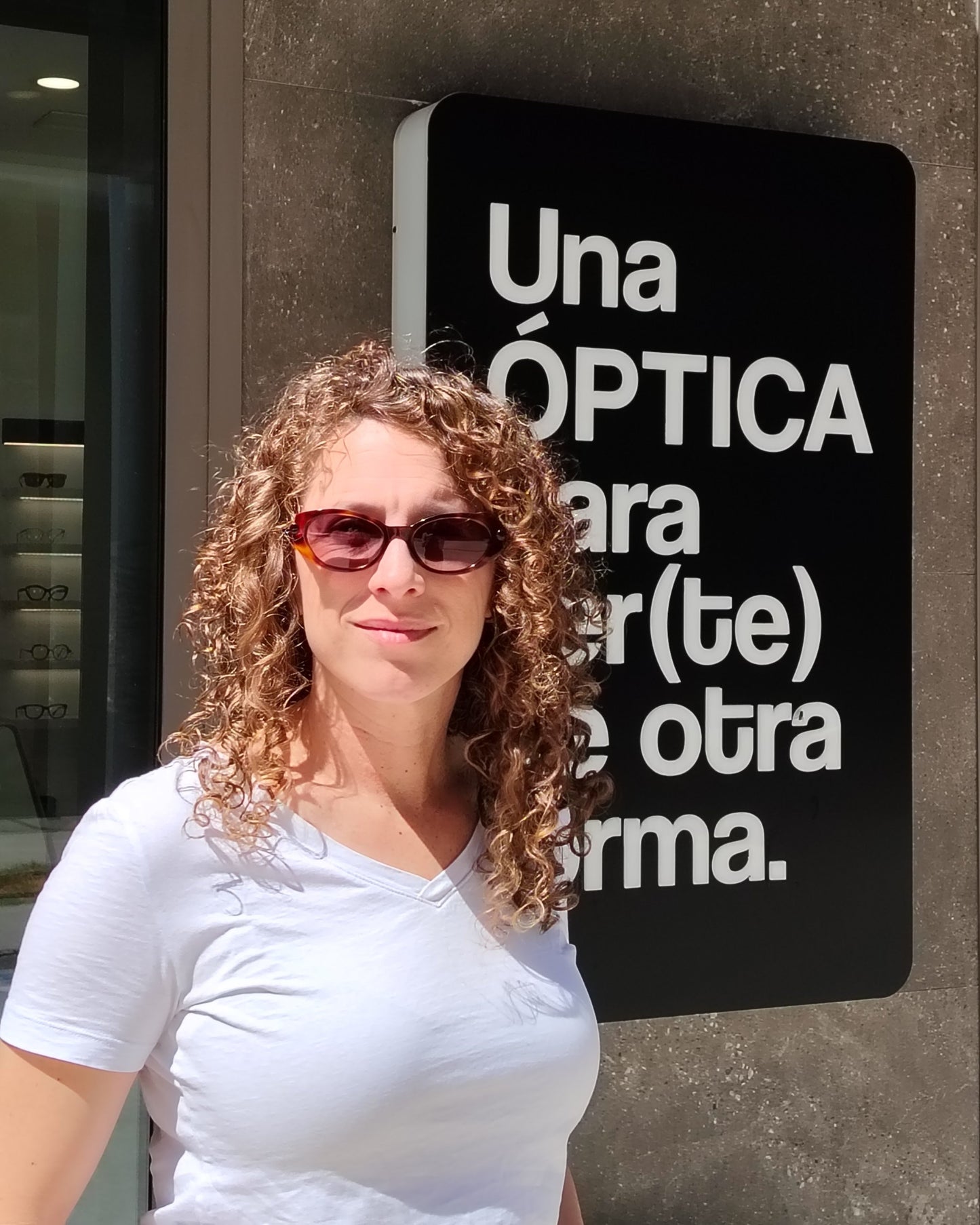 gafas de sol le parc klein 02 carey en tonos marrón, ámbar y rojo con forma ovalada retro
