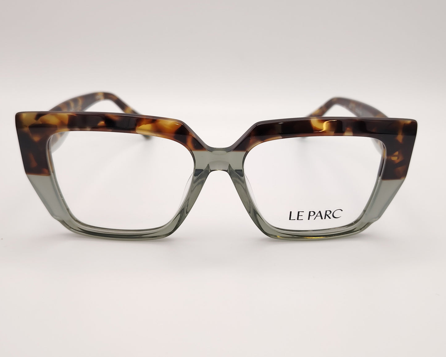 gafas le parc nanna 03, montura geométrica de acetato en tonos verde translúcido y habana, diseño moderno y audaz, estilo único y sofisticado