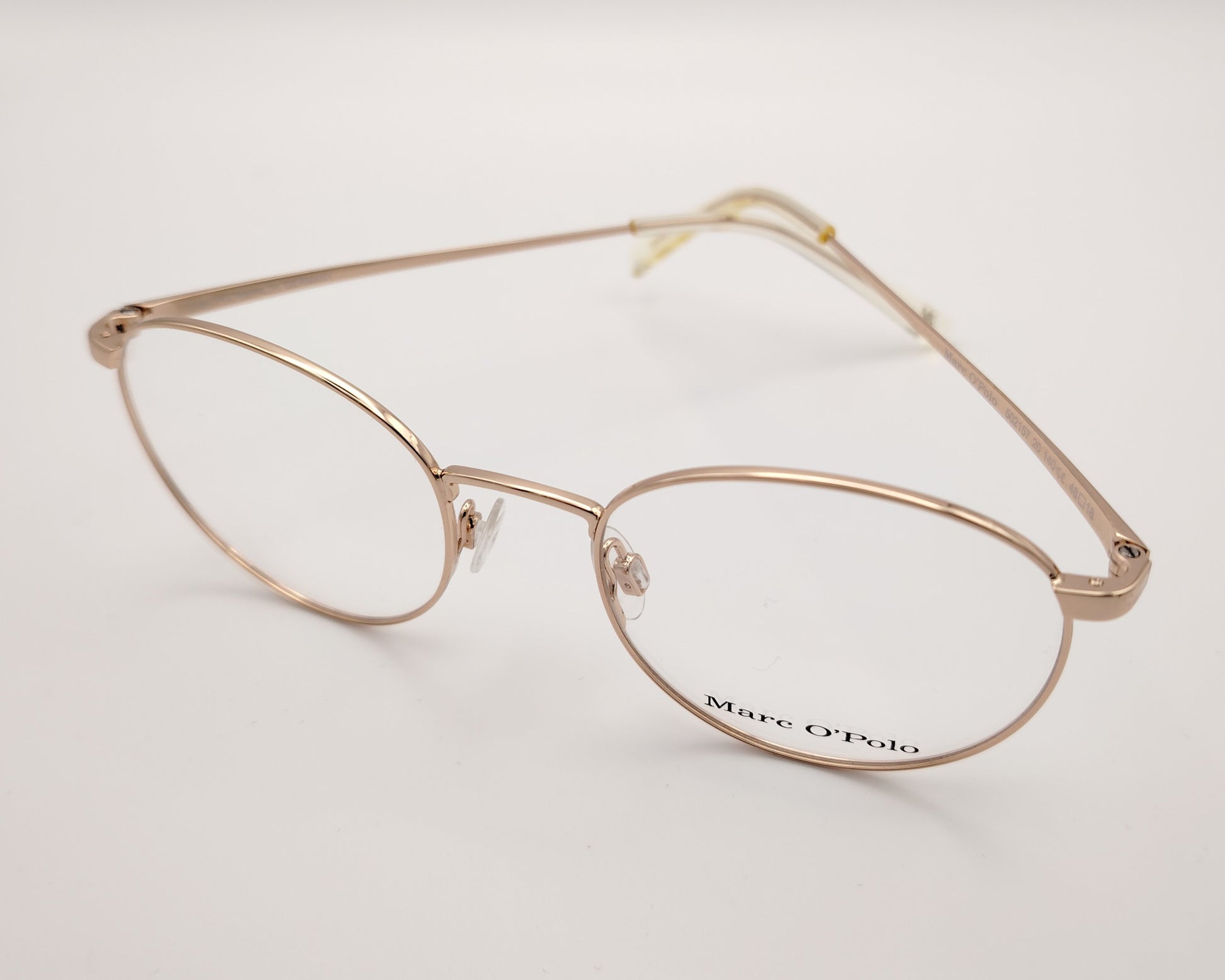 gafas marc o’polo con montura metálica fina y diseño redondo, cómodas y elegantes