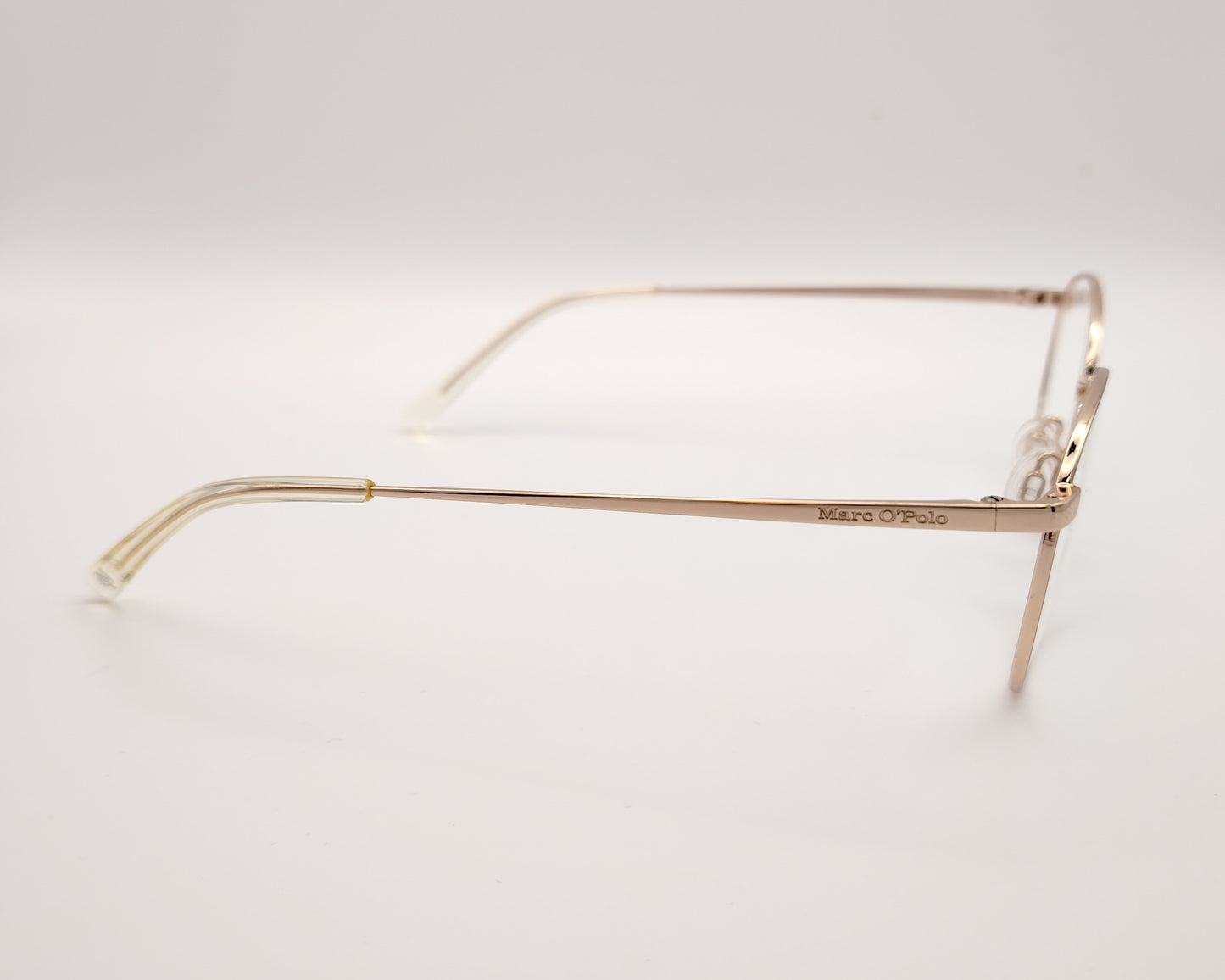 gafas marc o’polo con montura metálica fina y diseño redondo, cómodas y elegantes