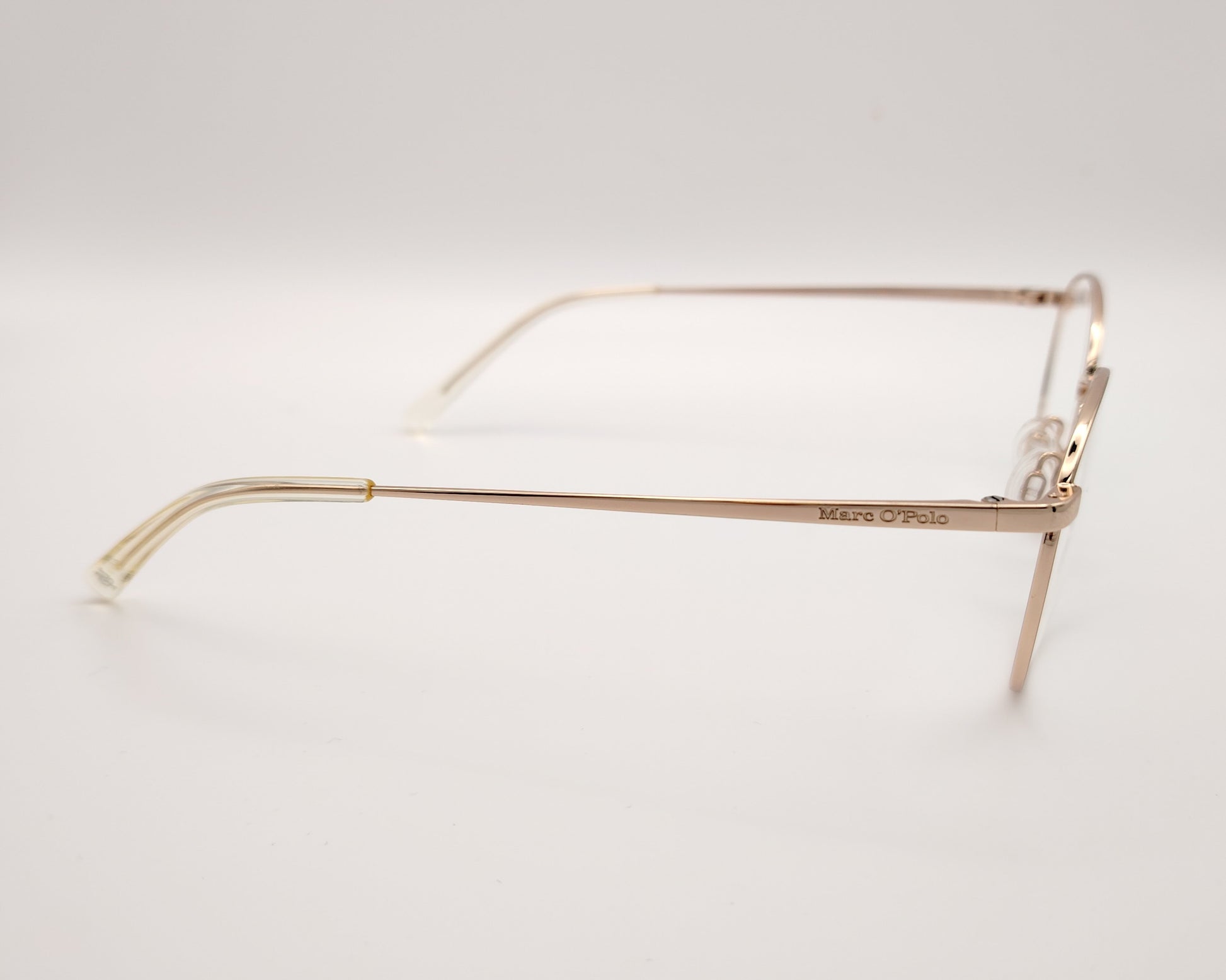 gafas marc o’polo con montura metálica fina y diseño redondo, cómodas y elegantes