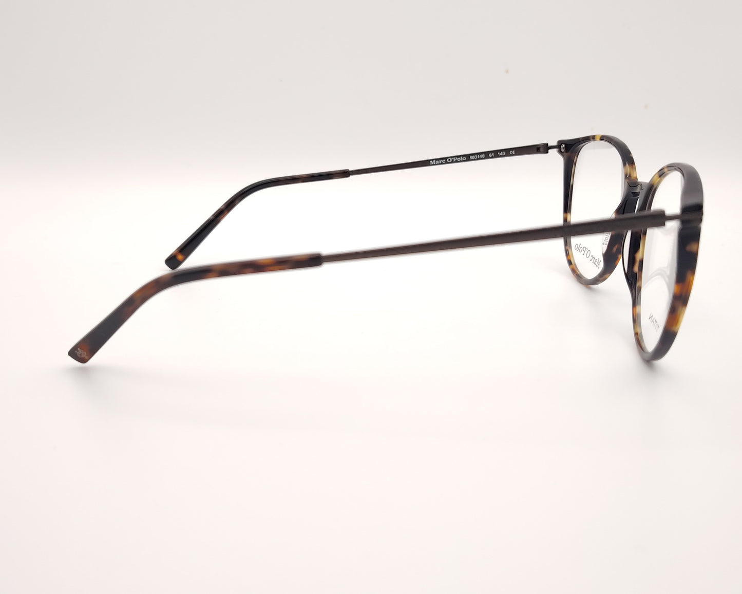 gafas marc o’polo redondas de acetato  en color carey con varillas de titanio 