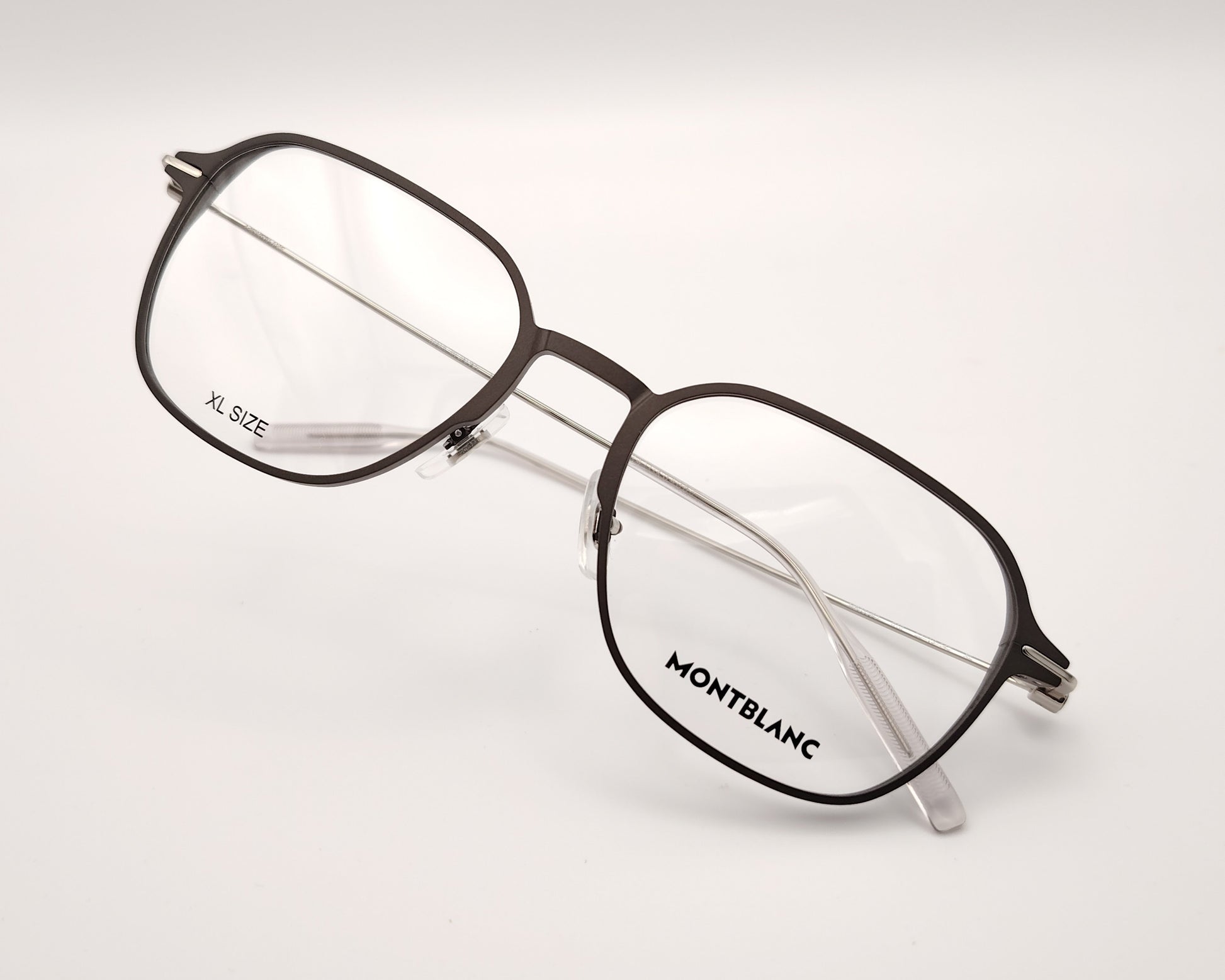 gafas montblanc de aluminio gris oscuro con forma aviador y varillas metálicas finas hechas en japón
