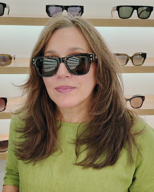 gafas de sol montblanc con montura carey gruesa y lentes marrones oscuras