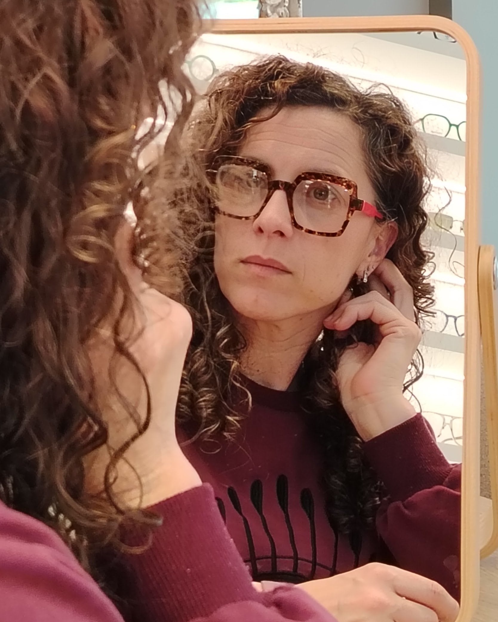 gafas graduadas de forma cuadrada en carey ámbar con varillas coral