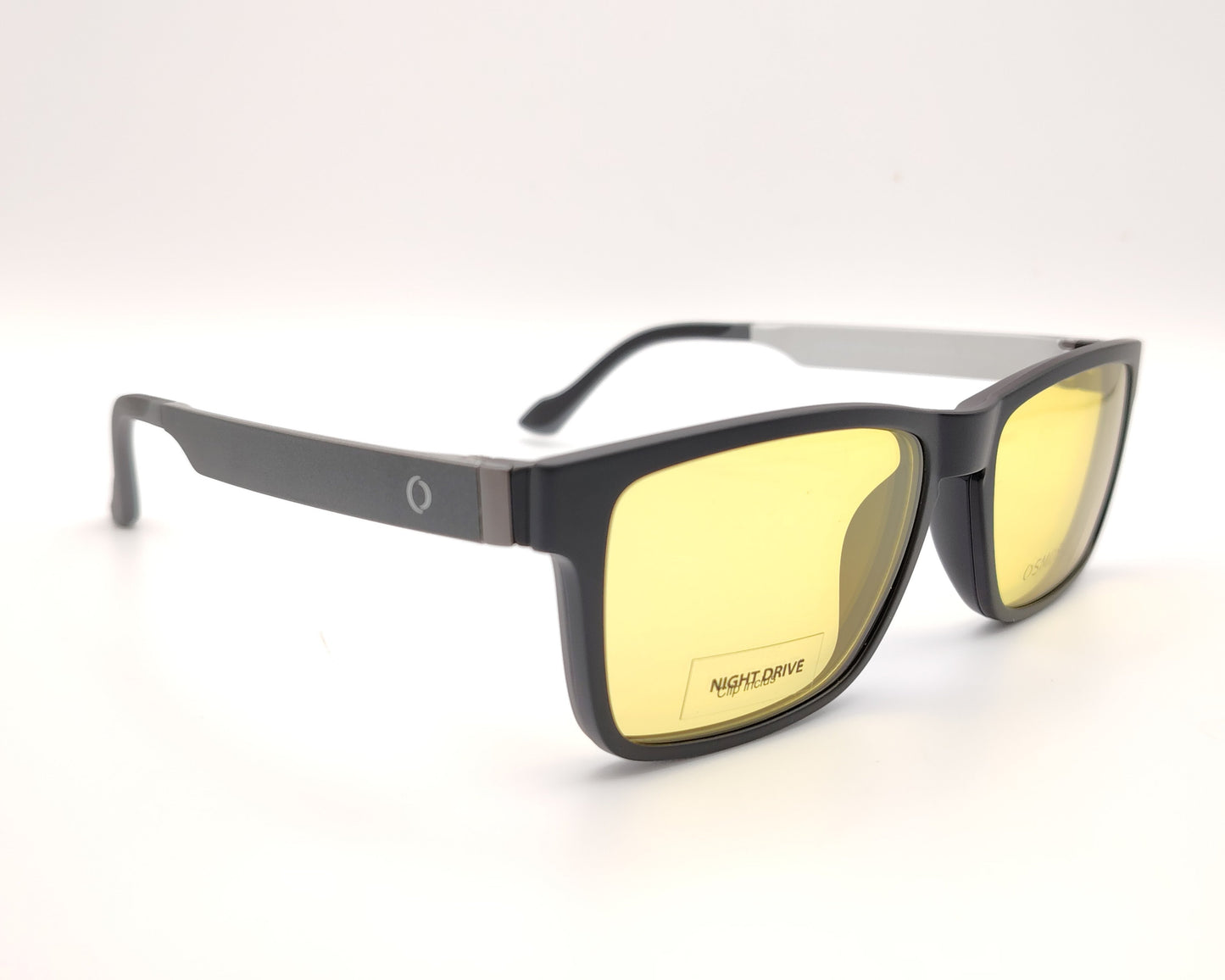 gafas de pasta en pasta negro mate  con dos clips, uno de sol polarizado y otro amarillo