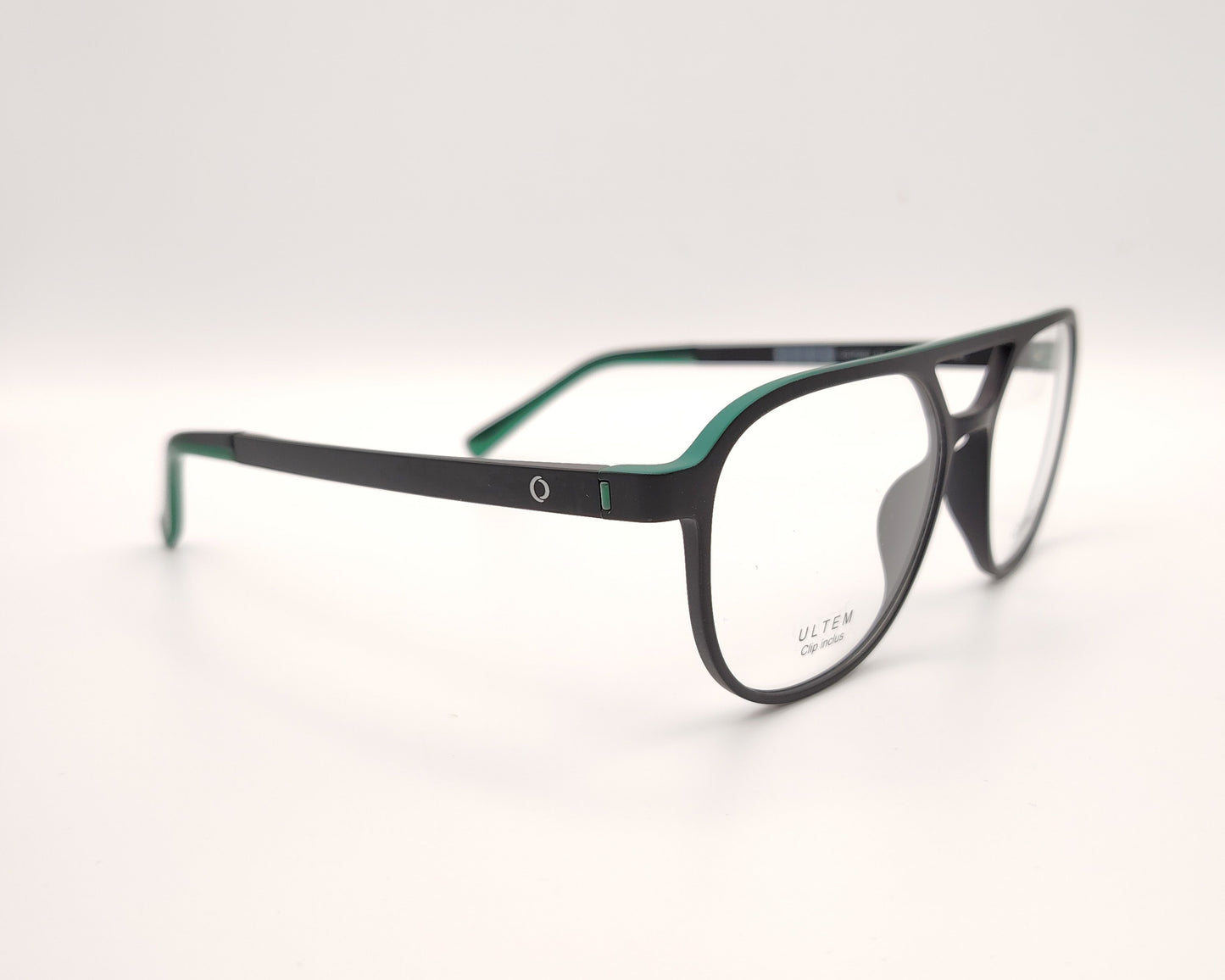 gafas graduadas negras con doble puente y clip solar intercambiable con lentes amarillas y oscuras polarizadas