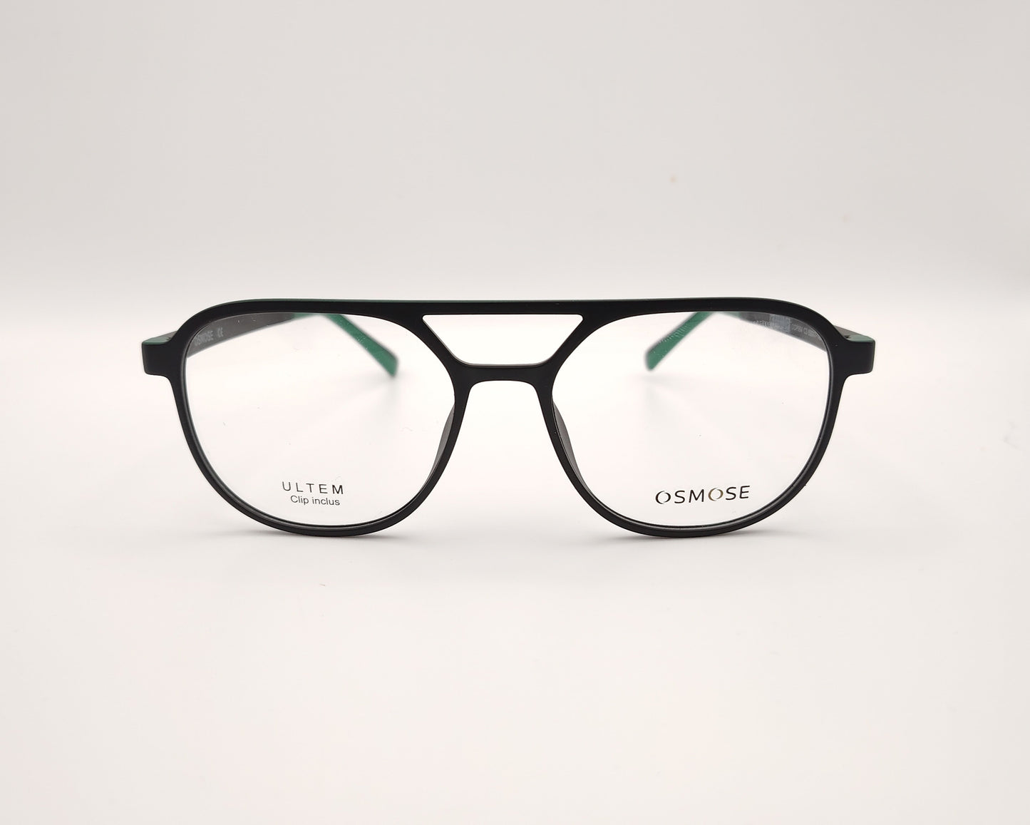 gafas graduadas negras con doble puente y clip solar intercambiable con lentes amarillas y oscuras polarizadas
