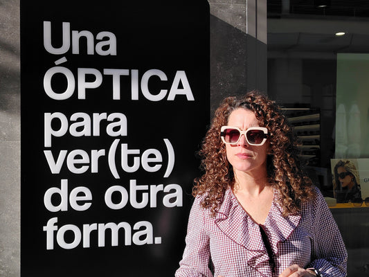 gafas de pasta en carey y beige con dos clips solares