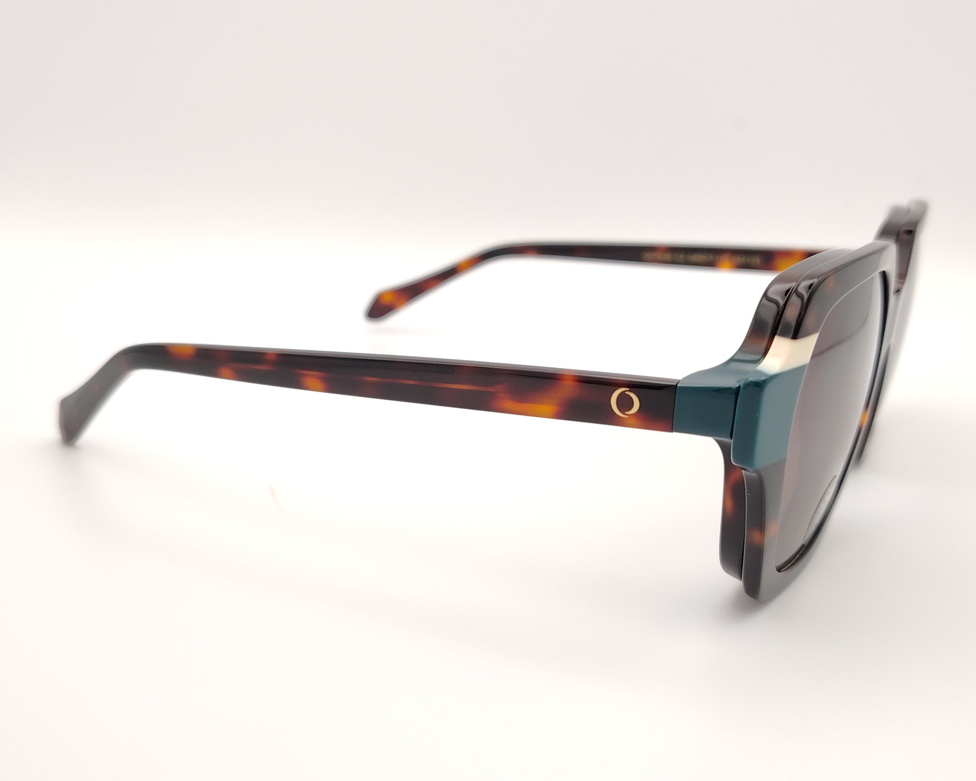 gafas osmose carey con detalles verdes doble clip on magnético polarizado marron degradado y azul suave