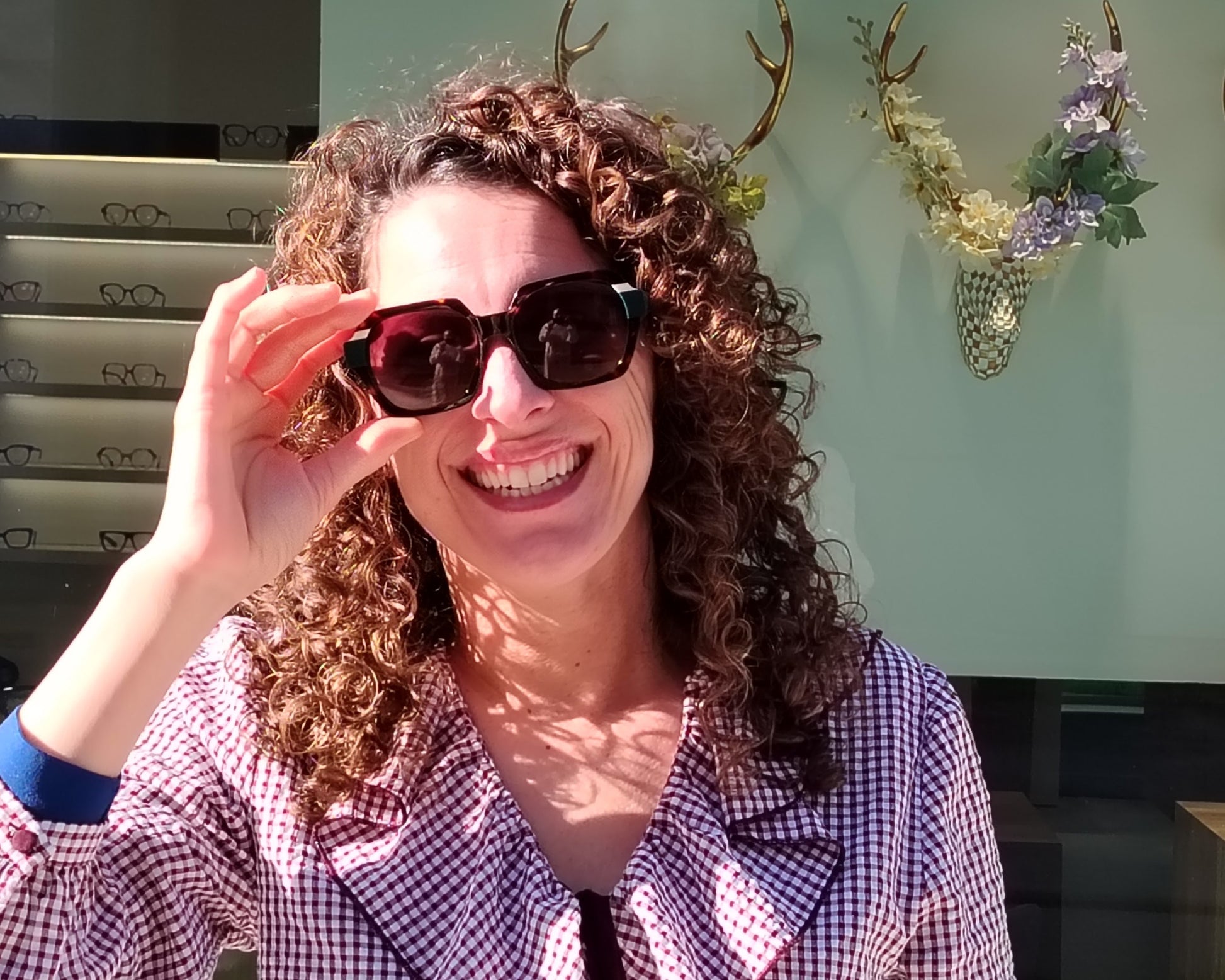 gafas osmose carey con detalles verdes doble clip on magnético polarizado marron degradado y azul suave