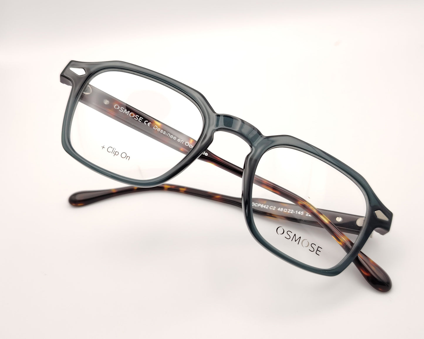 gafas de pasta forma geométrica gris con varillas carey y dos clips solar y amarillo