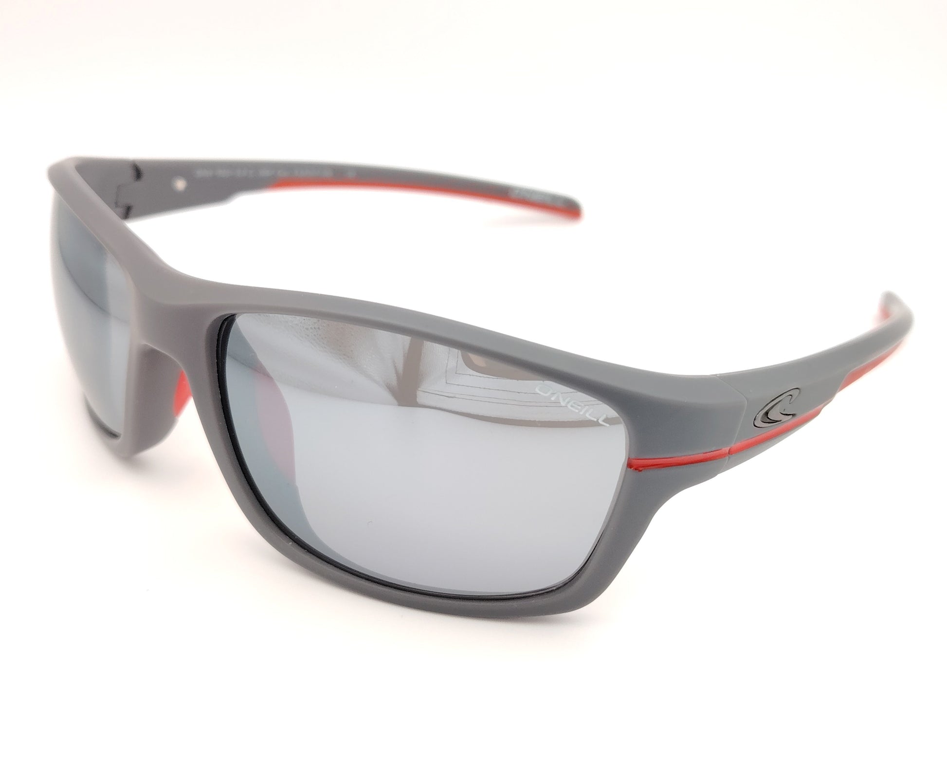 o neill ons 9021 108p gafas de sol envolventes de pasta en color gris mate con detalles en rojo, lentes polarizadas en espejo plata