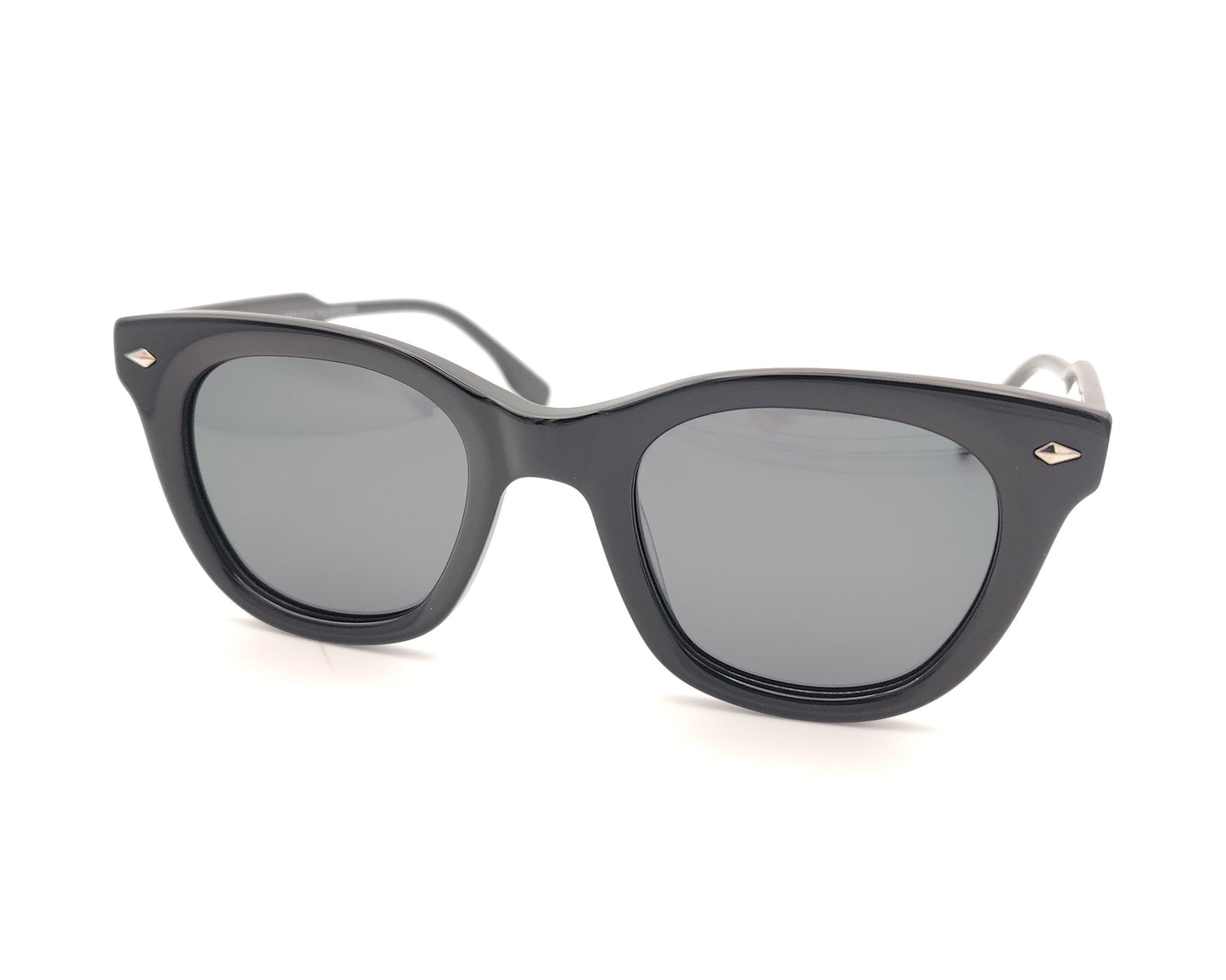 gafas de sol de acetato negro con lentes polarizadas a juego