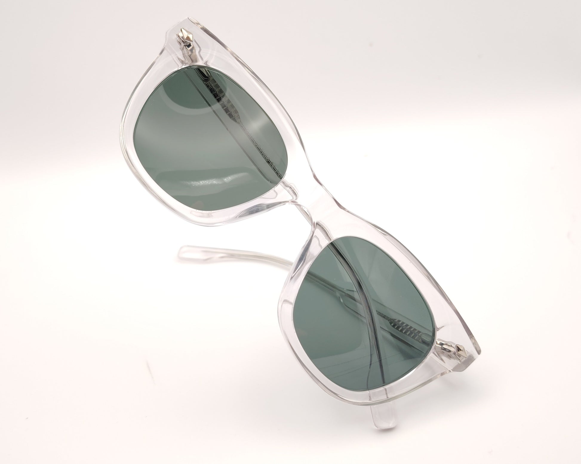 gafas de sol de acetato transparente con lentes verdes polarizadas
