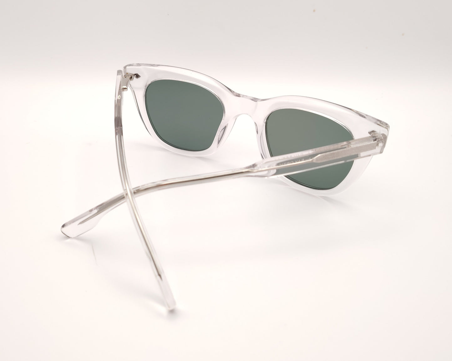 gafas de sol de acetato transparente con lentes verdes polarizadas