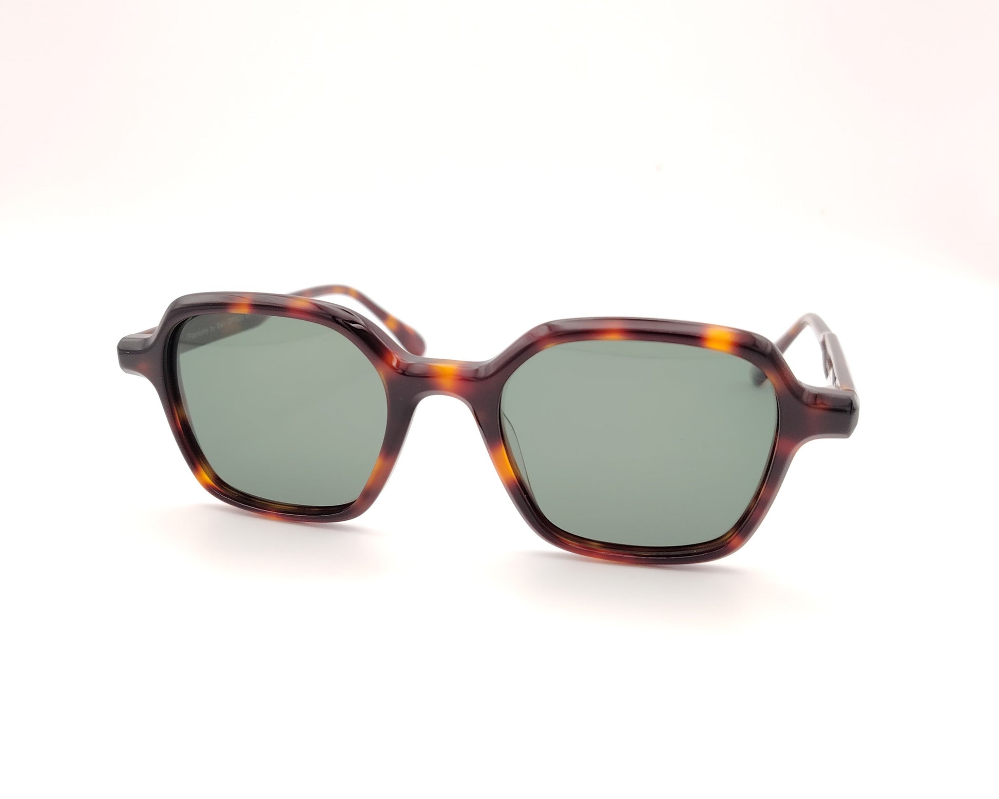 gafas de sol polarizadas de montura de acetato carey con lentes verdes 