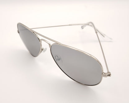 gafas de sol estilo aviador en metal plateado con lentes polarizadas en espejo plata