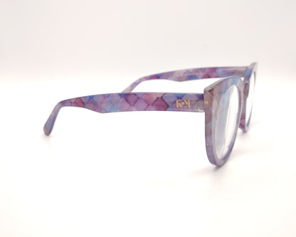 gafas premontadas de lectura de forma redondeada en tonos lila y rosa con estampado geométrico