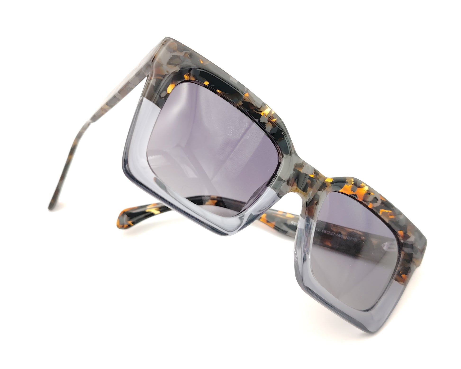 gafas de sol cuadradas con montura de acetato y lentes oscuras polarizadas