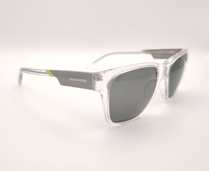 gafas de sol skechers con montura transparente y lentes oscuras polarizadas