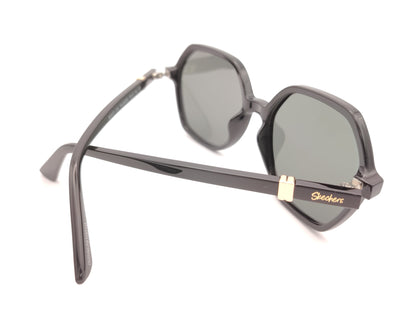 gafas de sol skechers negras con forma geométrica y lentes polarizadas grises