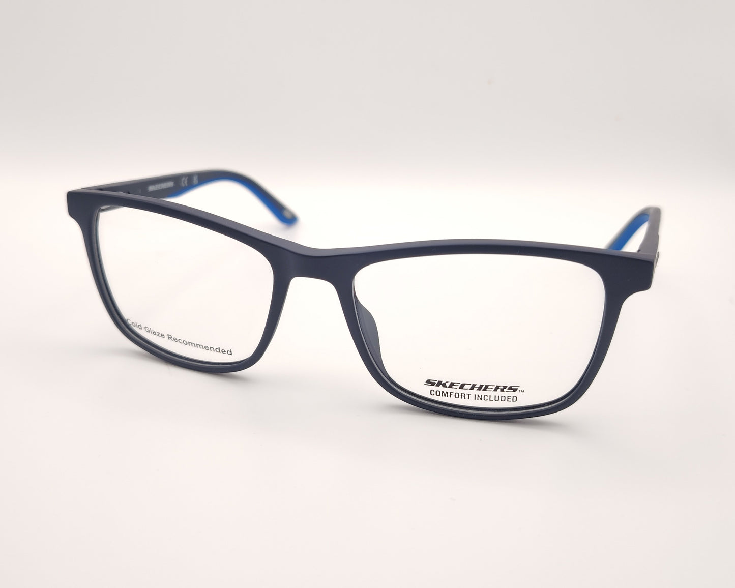 gafas graduadas skechers azules mate rectangulares con estilo deportivo