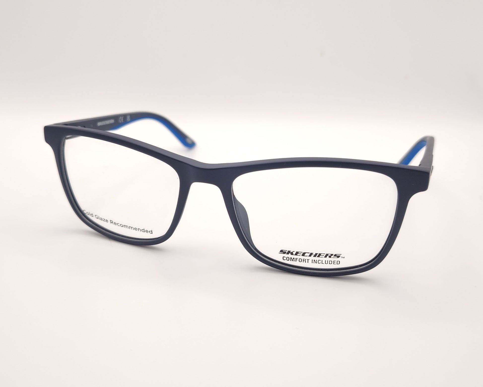 gafas graduadas skechers azules mate rectangulares con estilo deportivo