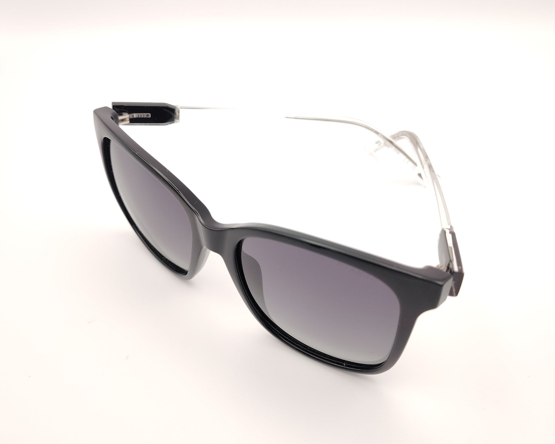 gafas de sol skechers se6295 01d negras con lentes grises degradadas polarizadas