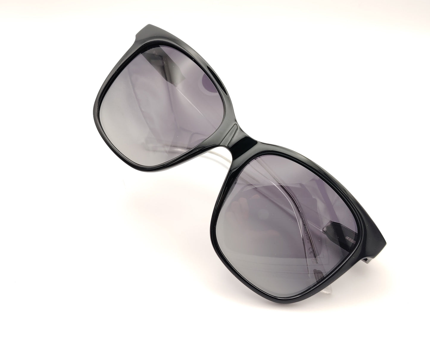 gafas de sol skechers se6295 01d negras con lentes grises degradadas polarizadas